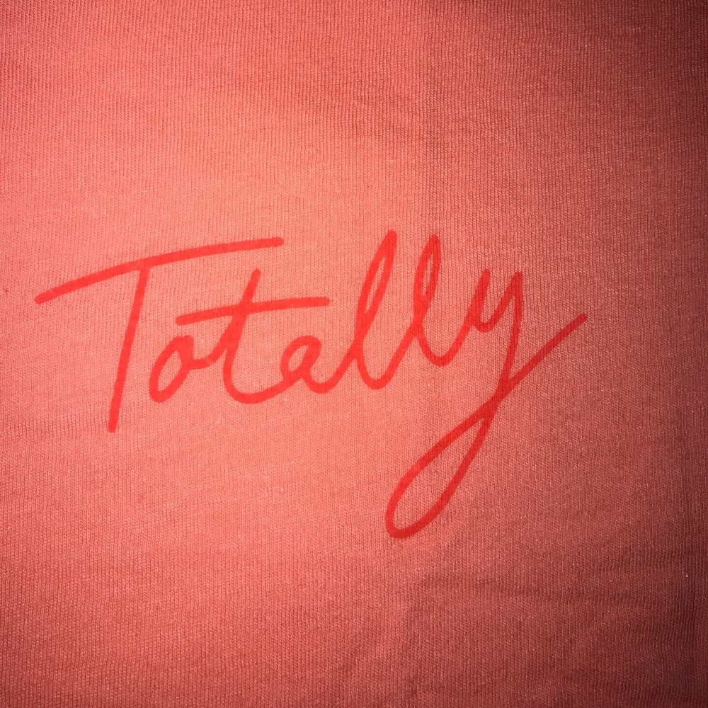 🌞NWT VS PINK GIRLFRIEND TEE 🌞 - Picture 2 of 8